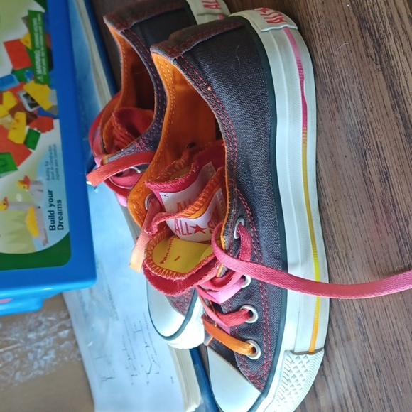 Converse Black and Pink SZ 6, multicolor tongues - Picture 3 of 8